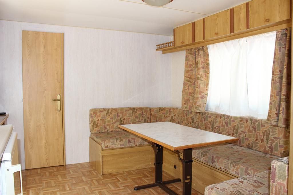 Bungalows Pena Montanesa Aínsa Rum bild