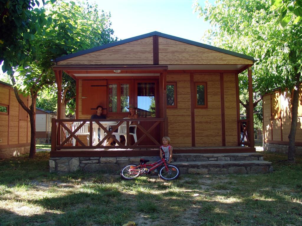 Bungalows Pena Montanesa Aínsa Rum bild